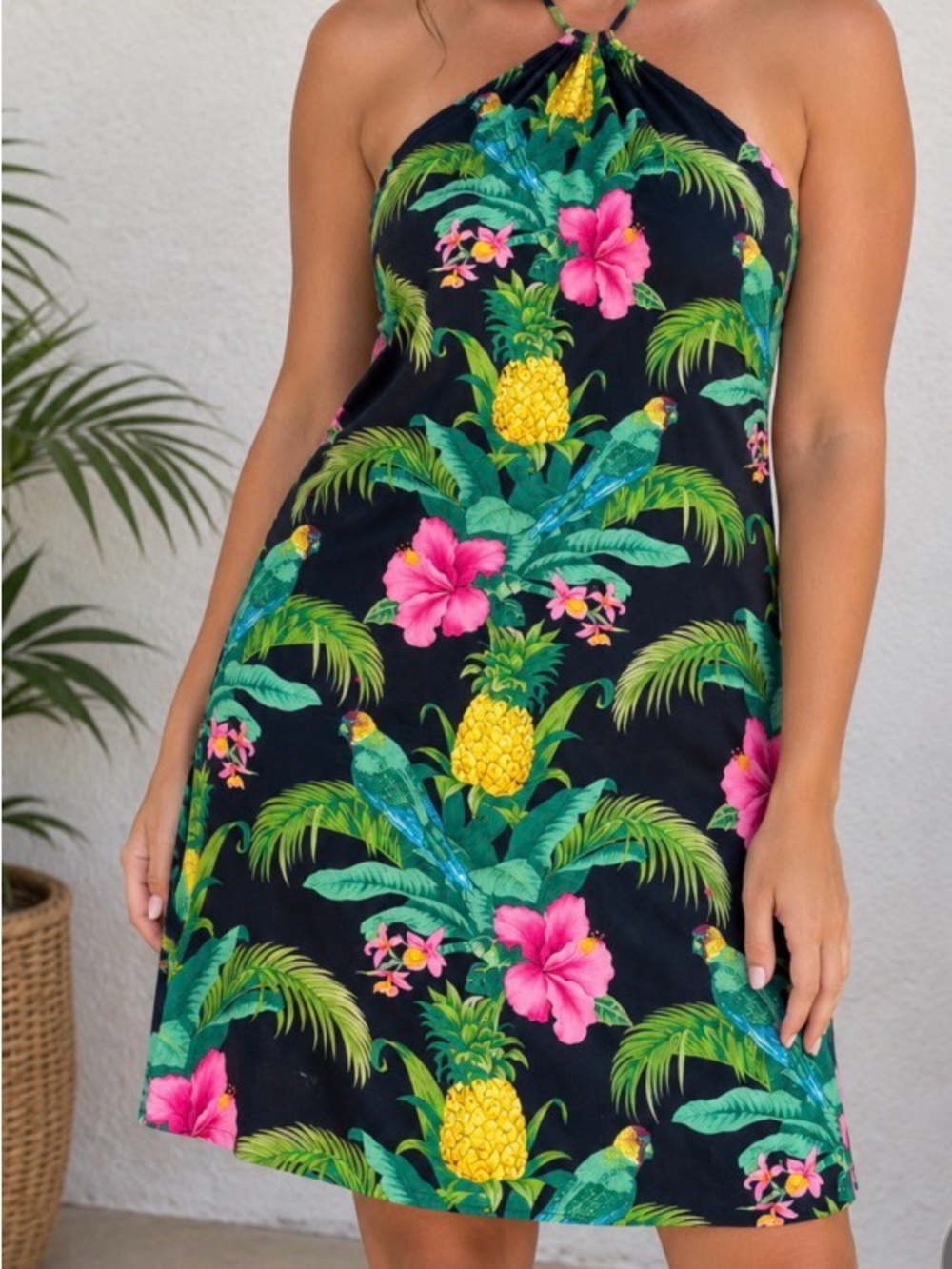 Tommy Bahama 100% silk gorgeous vibrant Black Tropical Halter Dress size 6
